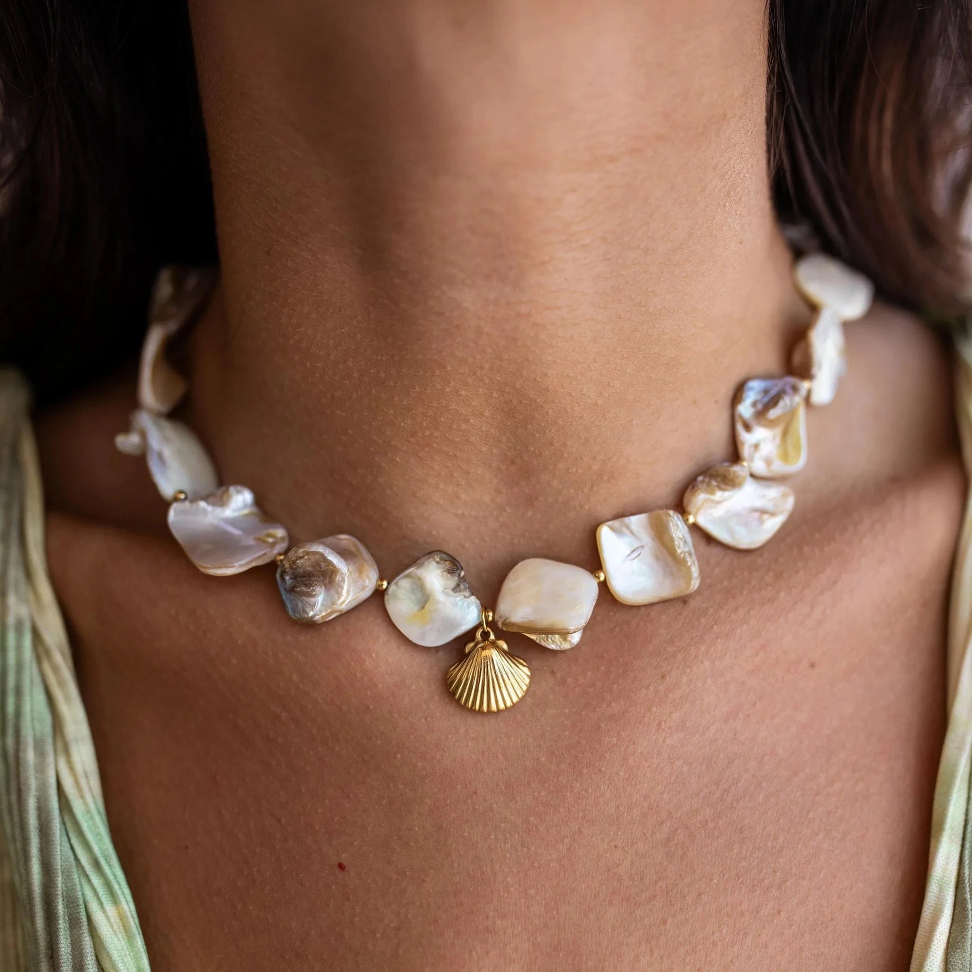 Shell Choker Necklace