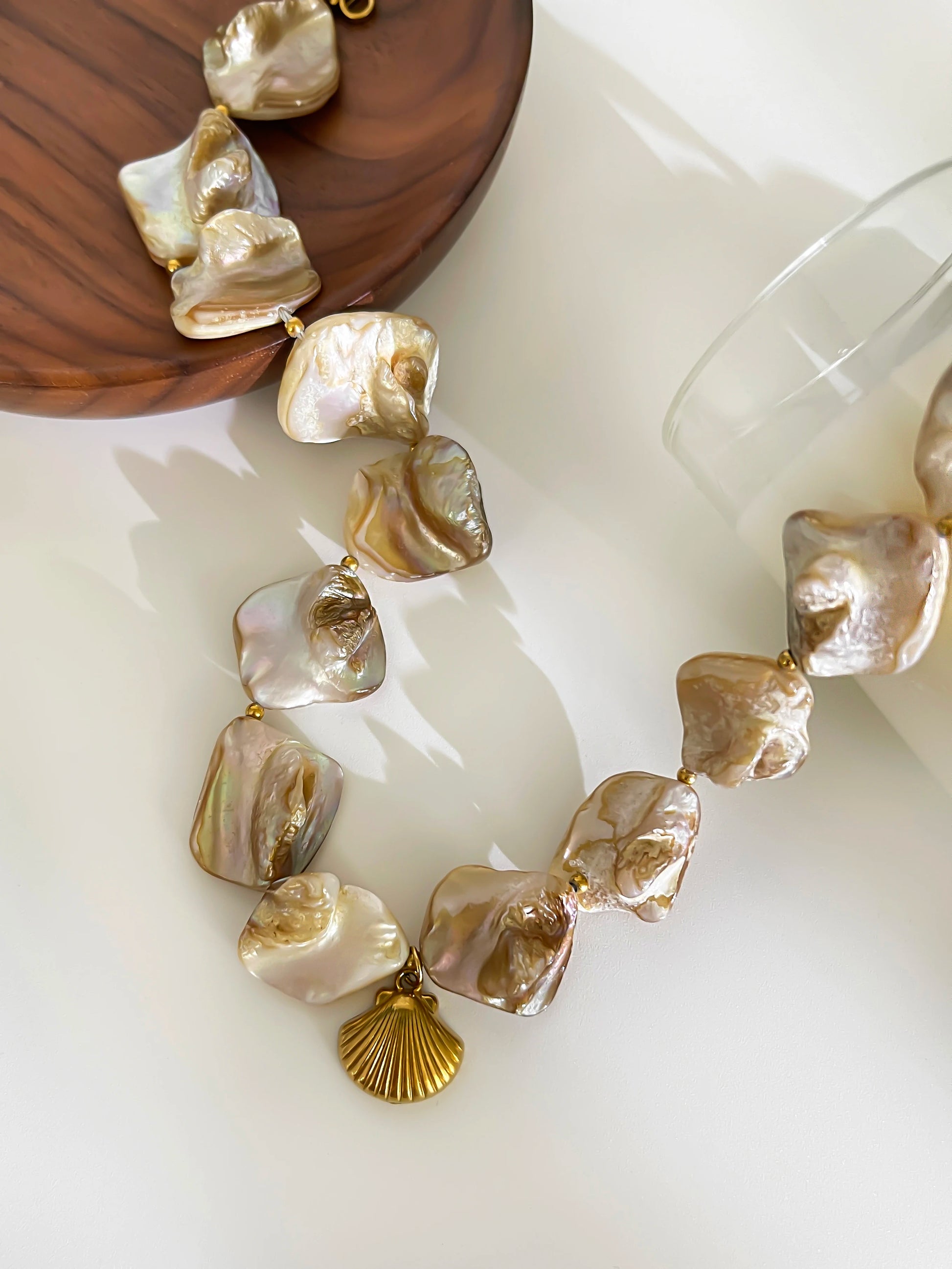 Shell Choker Necklace